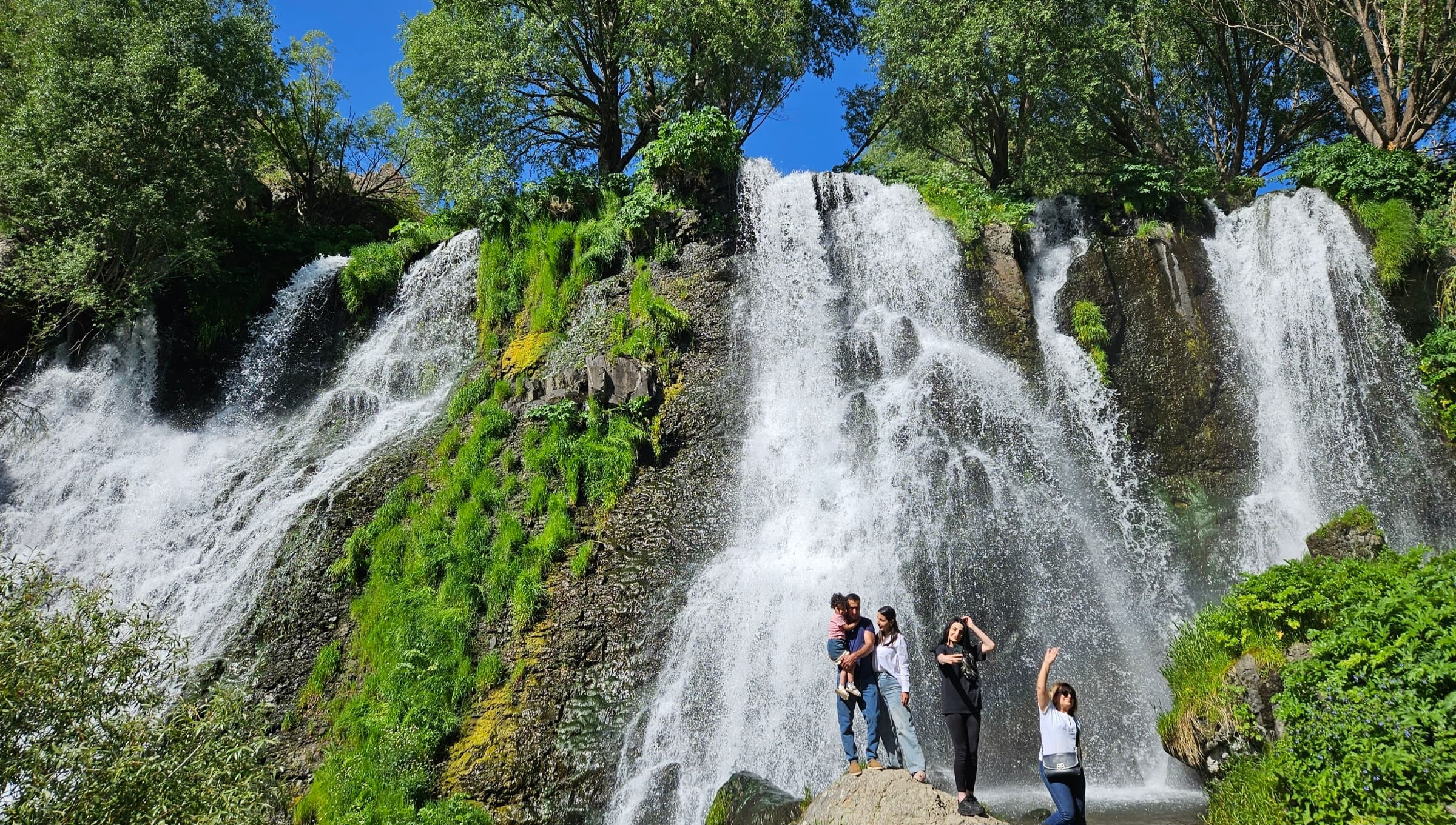 Shaki_Waterfall_2