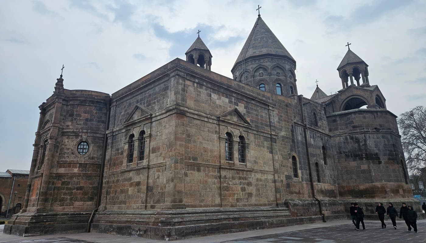 Ejmiadzin_Mother_Cathedral_1_16X9
